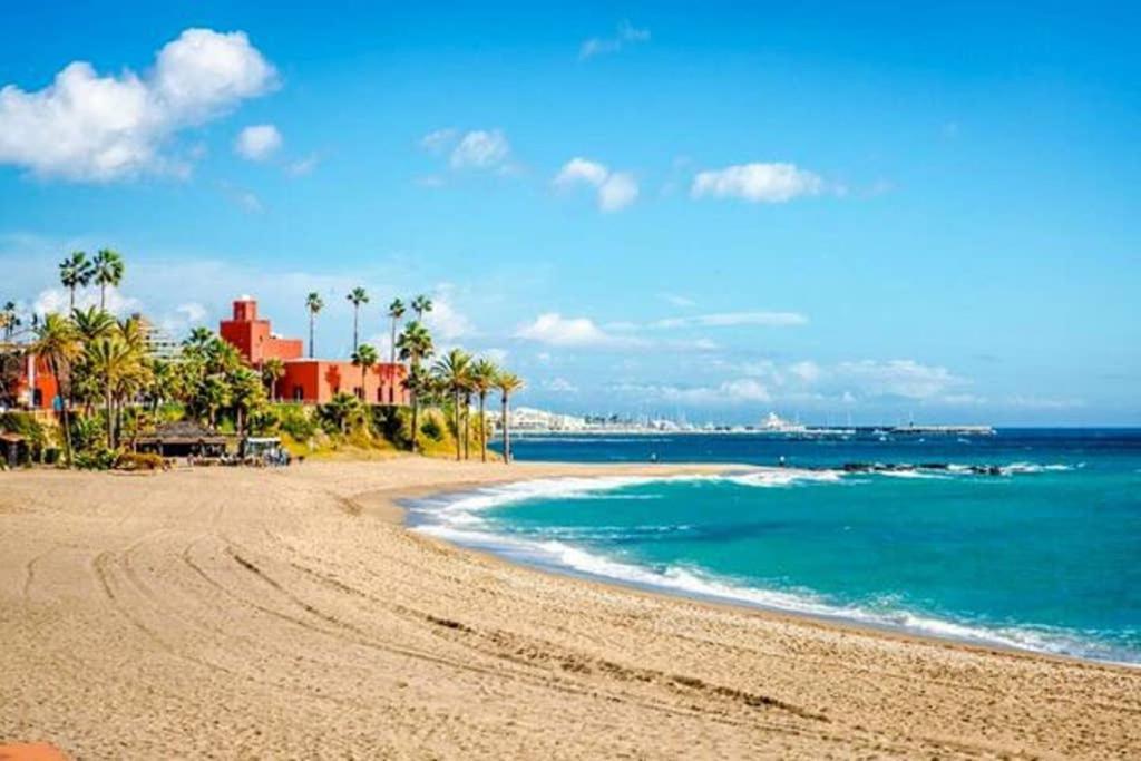 ベナルマデナApartamento Junto Al Mar En Puerto Marinaアパートメント エクステリア 写真