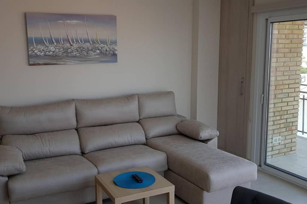 ベナルマデナApartamento Junto Al Mar En Puerto Marinaアパートメント エクステリア 写真