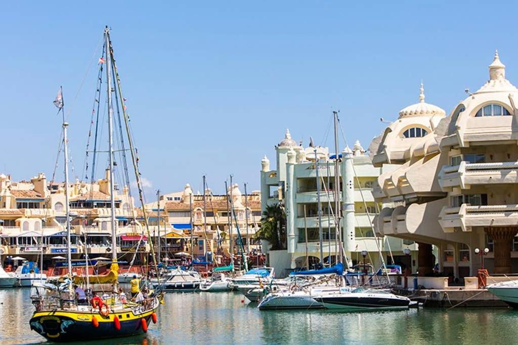 ベナルマデナApartamento Junto Al Mar En Puerto Marinaアパートメント エクステリア 写真
